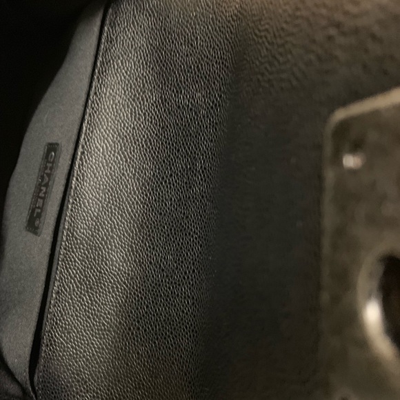 Authentic Chanel medium boy bag. - Picture 4 of 7